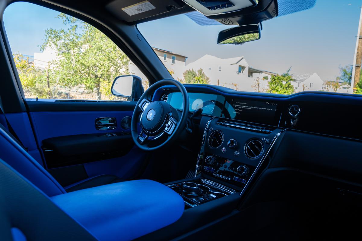 Rolls Royce Cullinan Series II Rental in Los Angeles Thumbnail 16