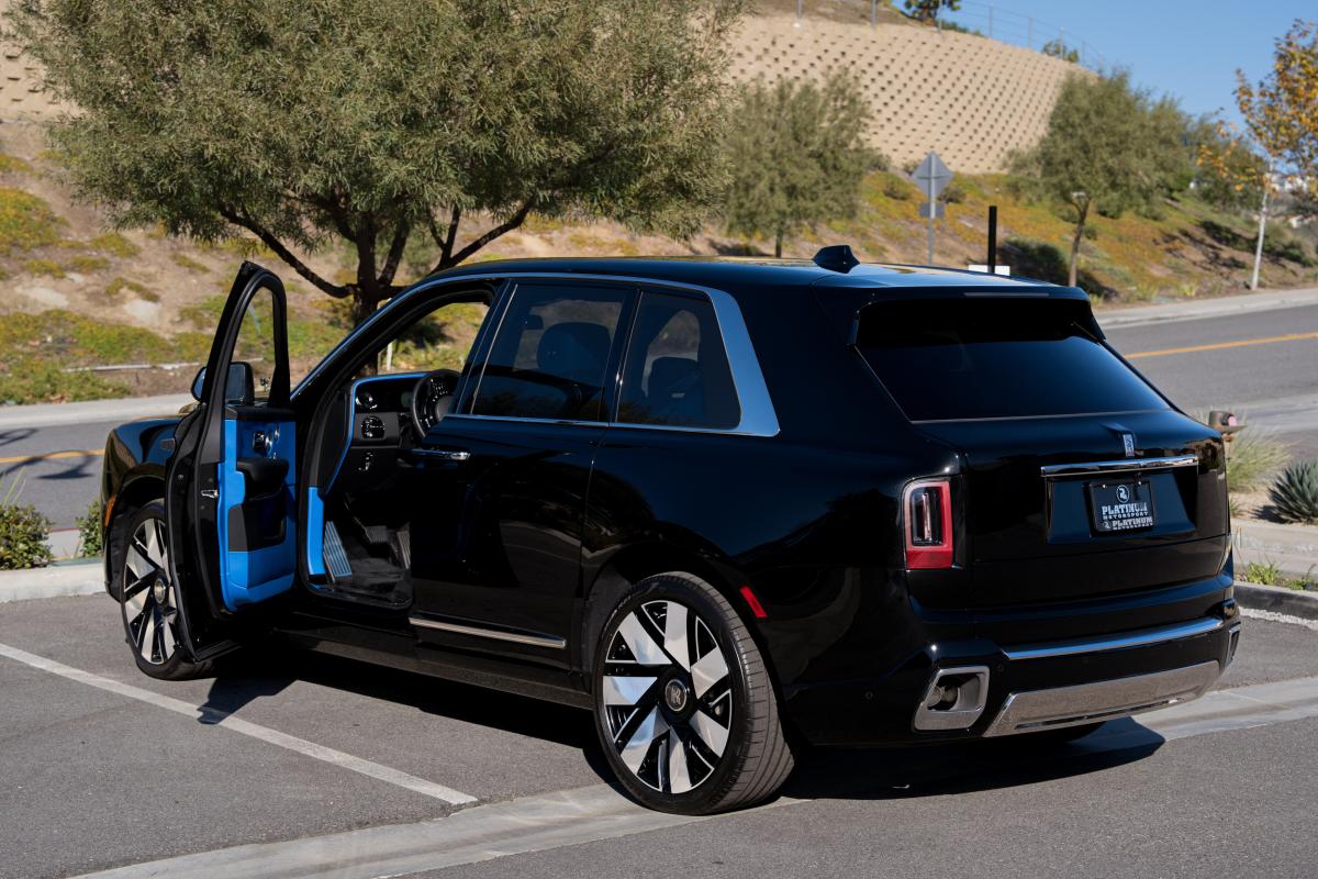 Rolls Royce Cullinan Series II Rental in Los Angeles Thumbnail 7