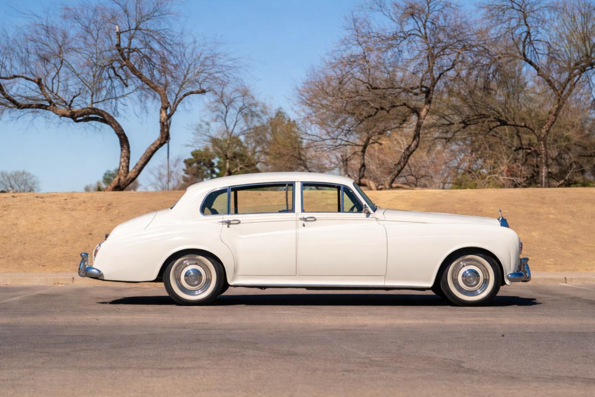 1965 Rolls Royce Silver Cloud III Long Wheel Base W/ Partition Thumbnail 2