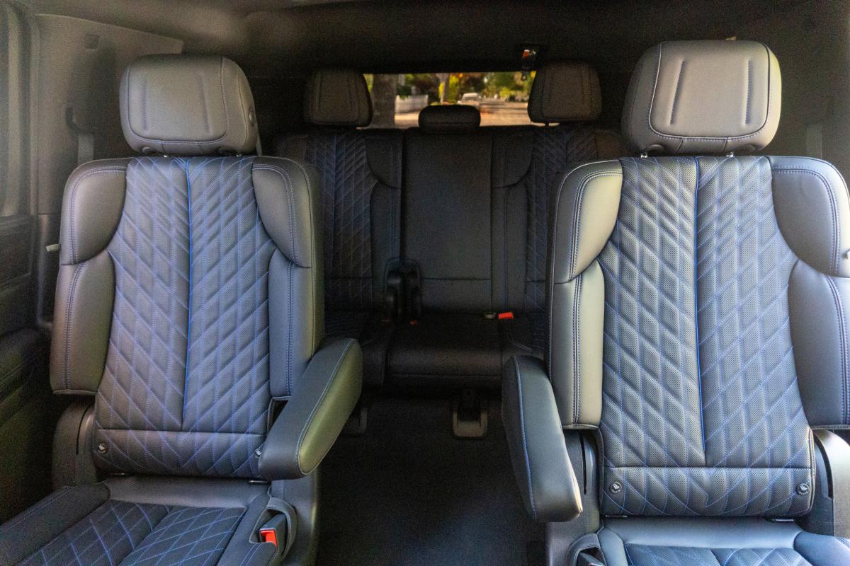 Chauffeur Driven Cadillac Escalde IQL EV 1000E4 Thumbnail 16