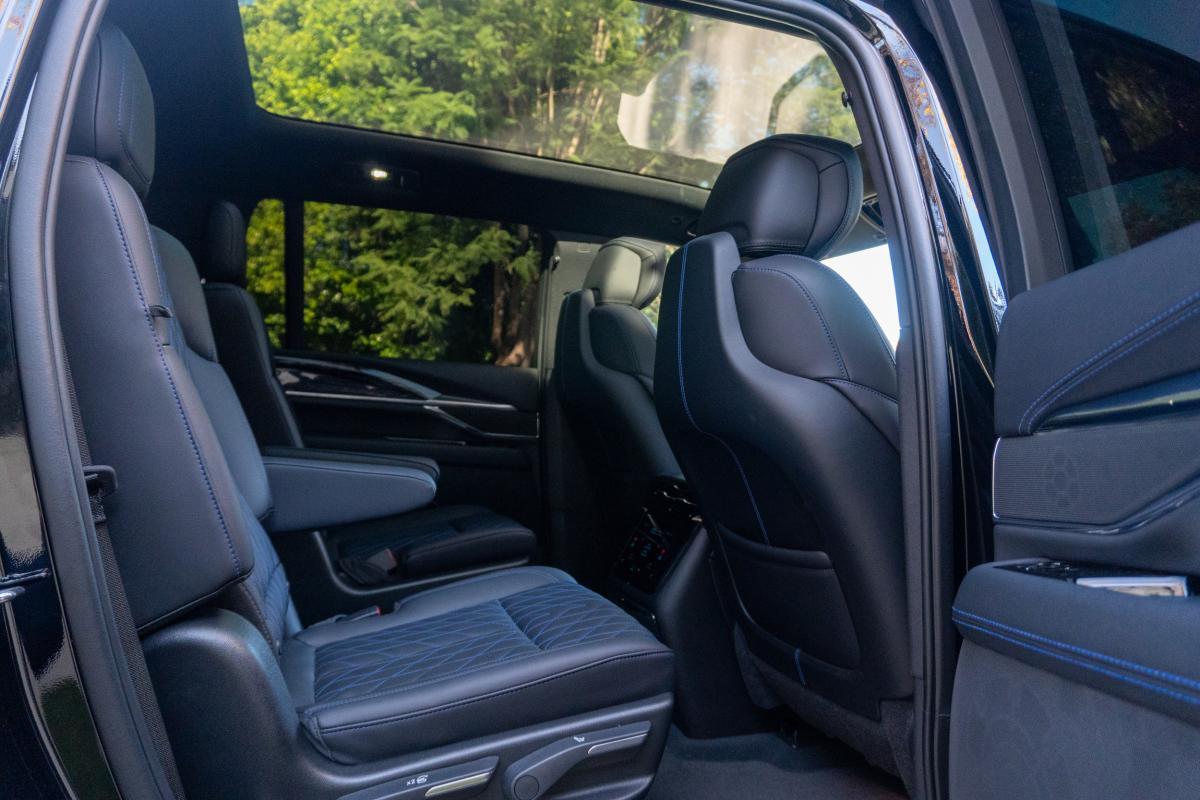 Chauffeur Driven Cadillac Escalde IQL EV 1000E4 Thumbnail 14