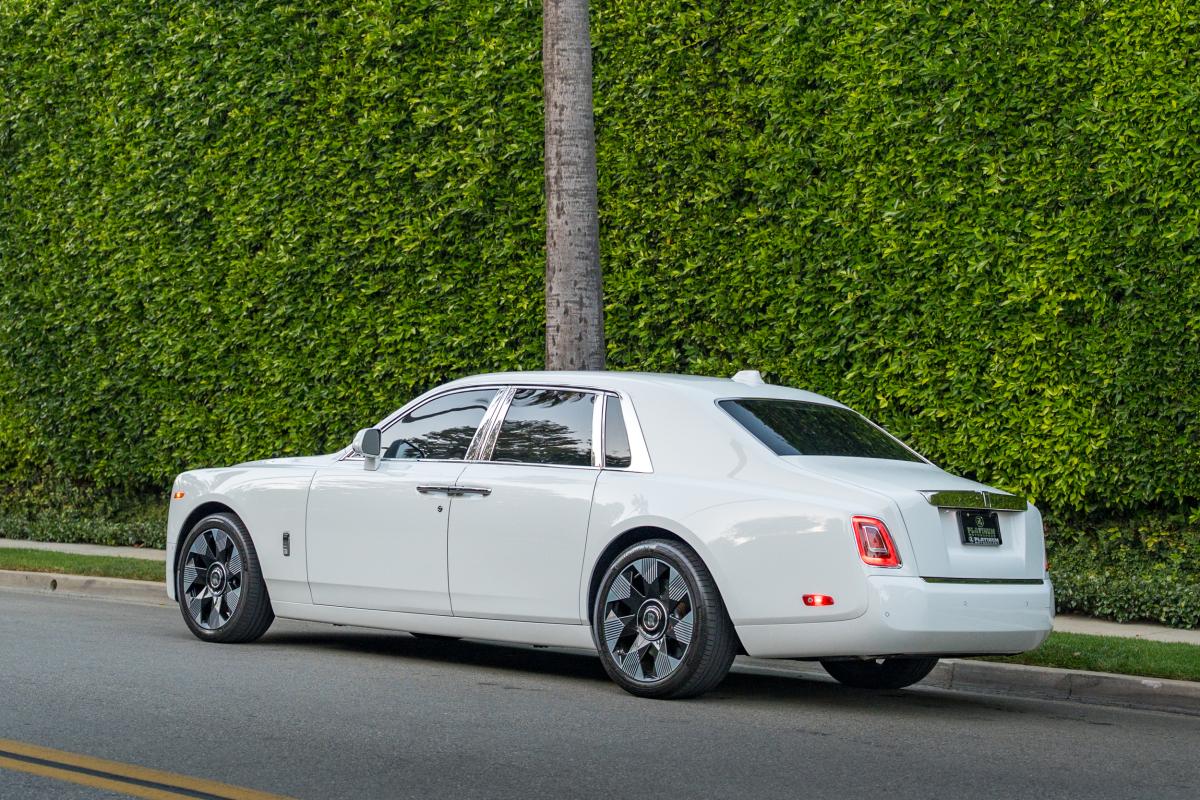 Chauffeur-Driven Rolls-Royce Phantom Series II Service in LA	 Thumbnail 6