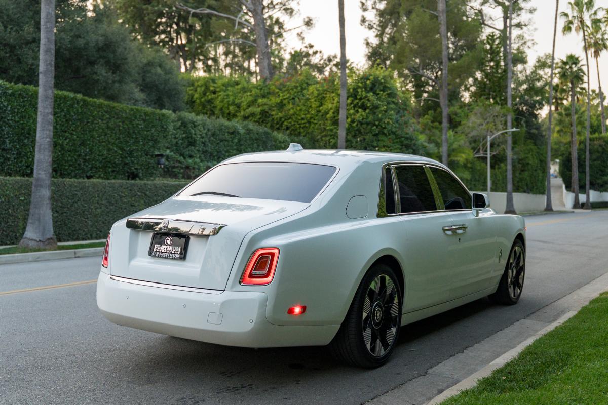 Chauffeur-Driven Rolls-Royce Phantom Series II Service in LA	 Thumbnail 7