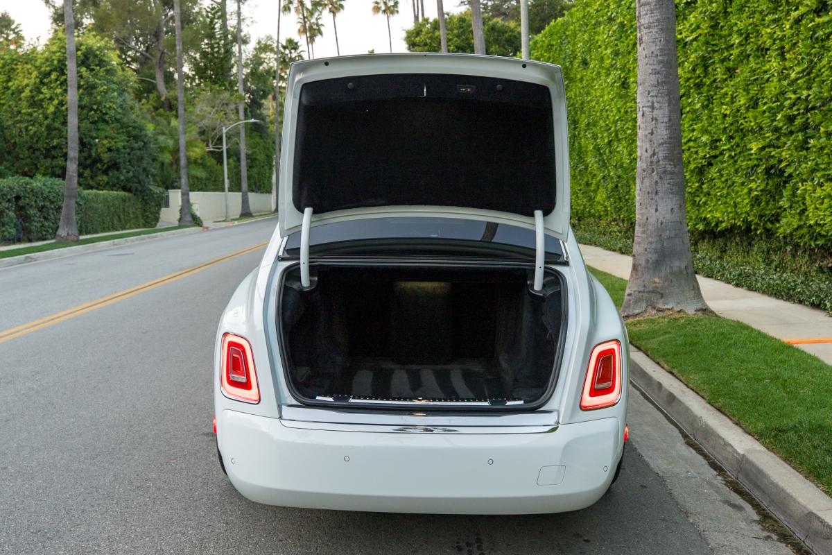 Chauffeur-Driven Rolls-Royce Phantom Series II Service in LA	 Thumbnail 9