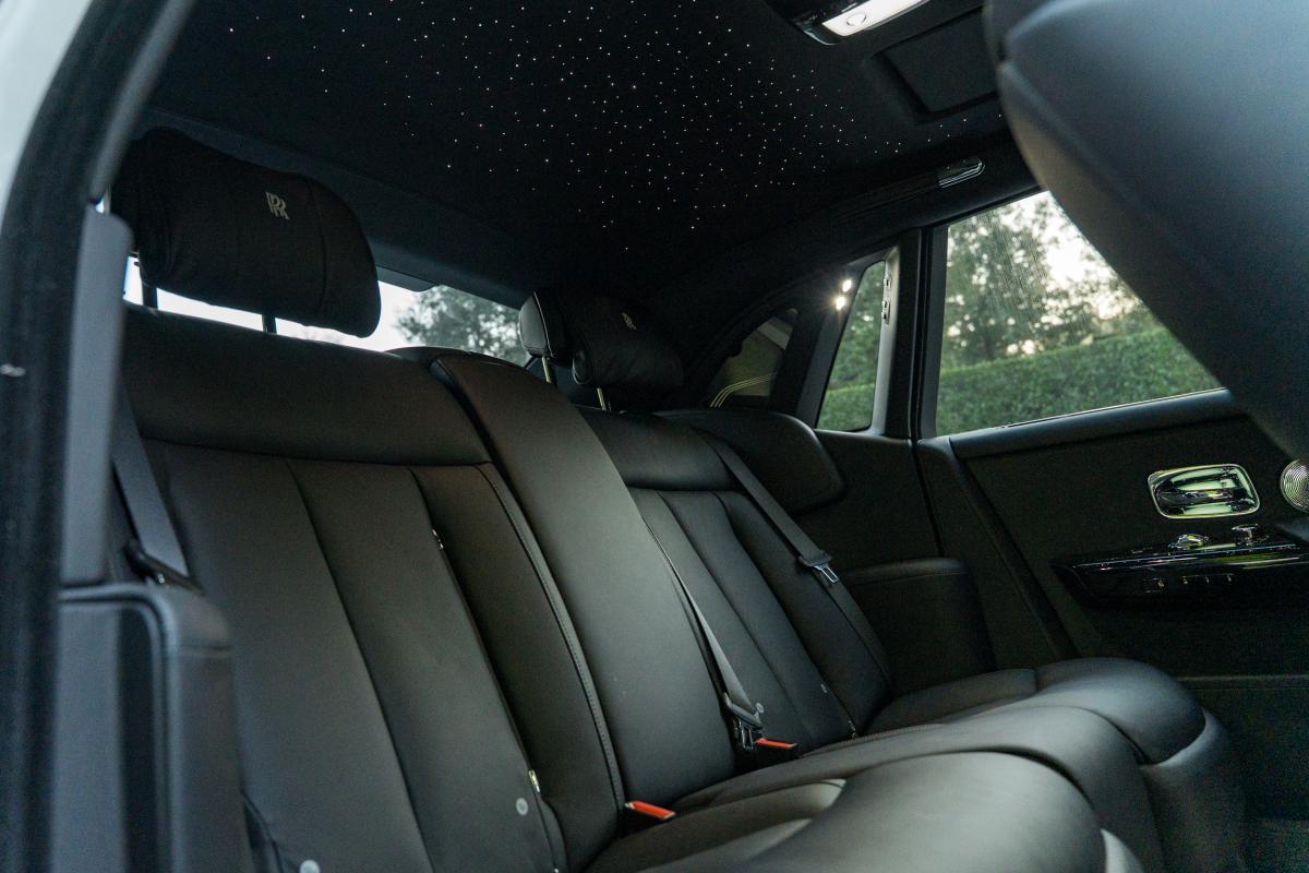 Chauffeur-Driven Rolls-Royce Phantom Series II Service in LA	 Thumbnail 20