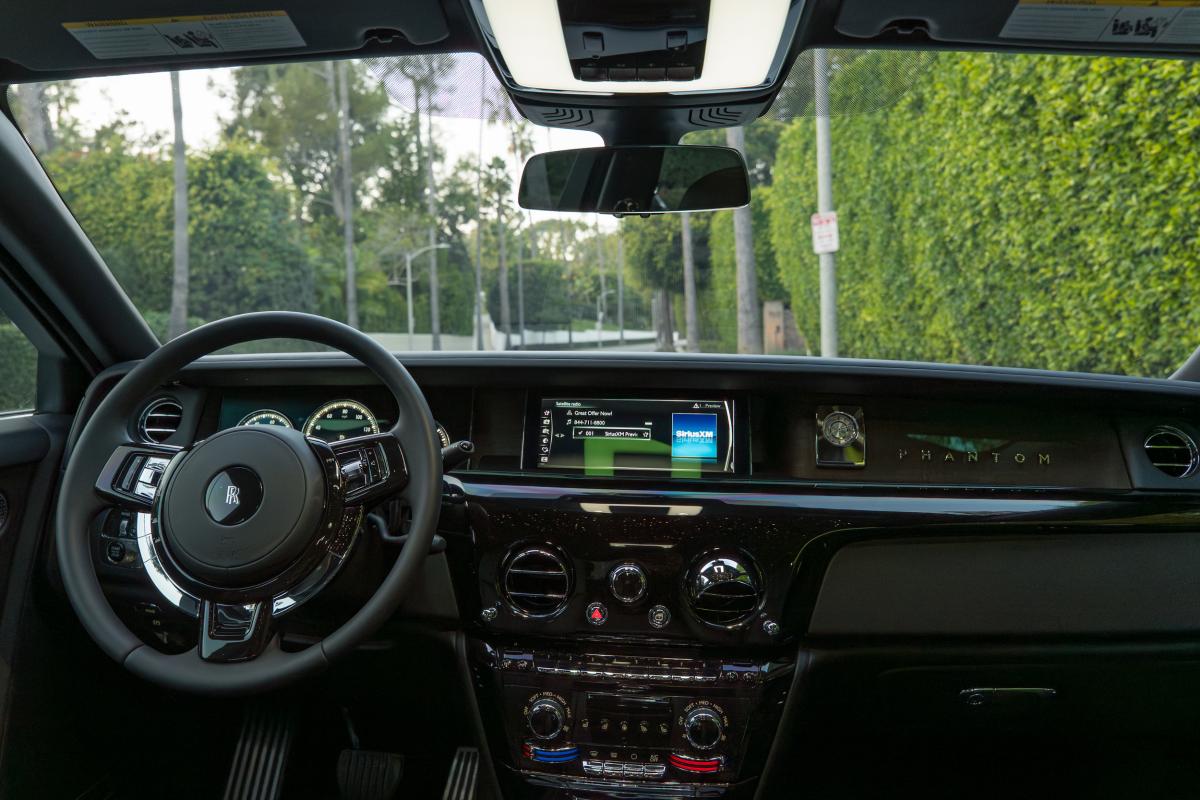 Chauffeur-Driven Rolls-Royce Phantom Series II Service in LA	 Thumbnail 14