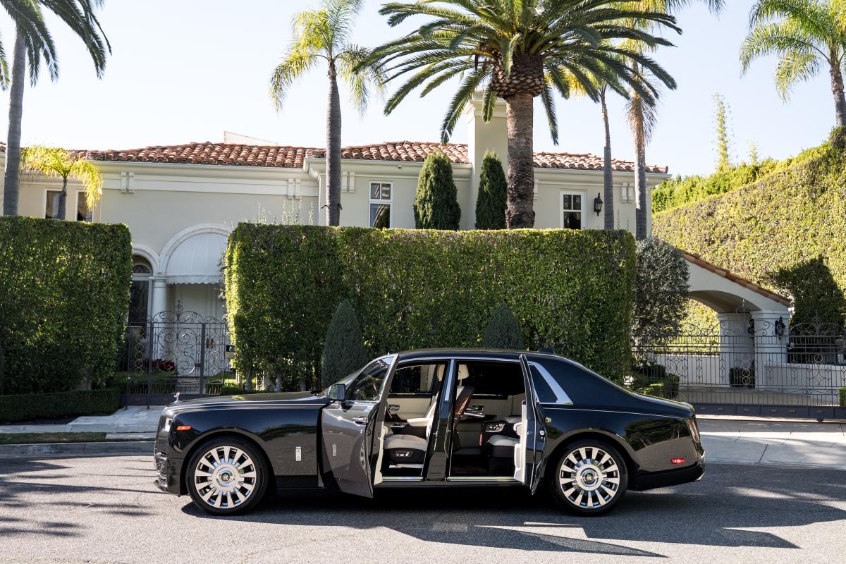 Chauffeur-Driven Rolls-Royce Phantom Series I Service in LA