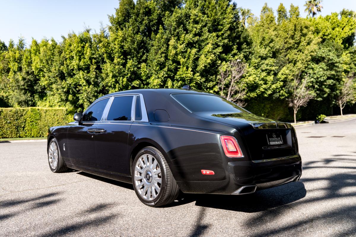 Chauffeur-Driven Rolls-Royce Phantom Series I Service in LA Thumbnail 4