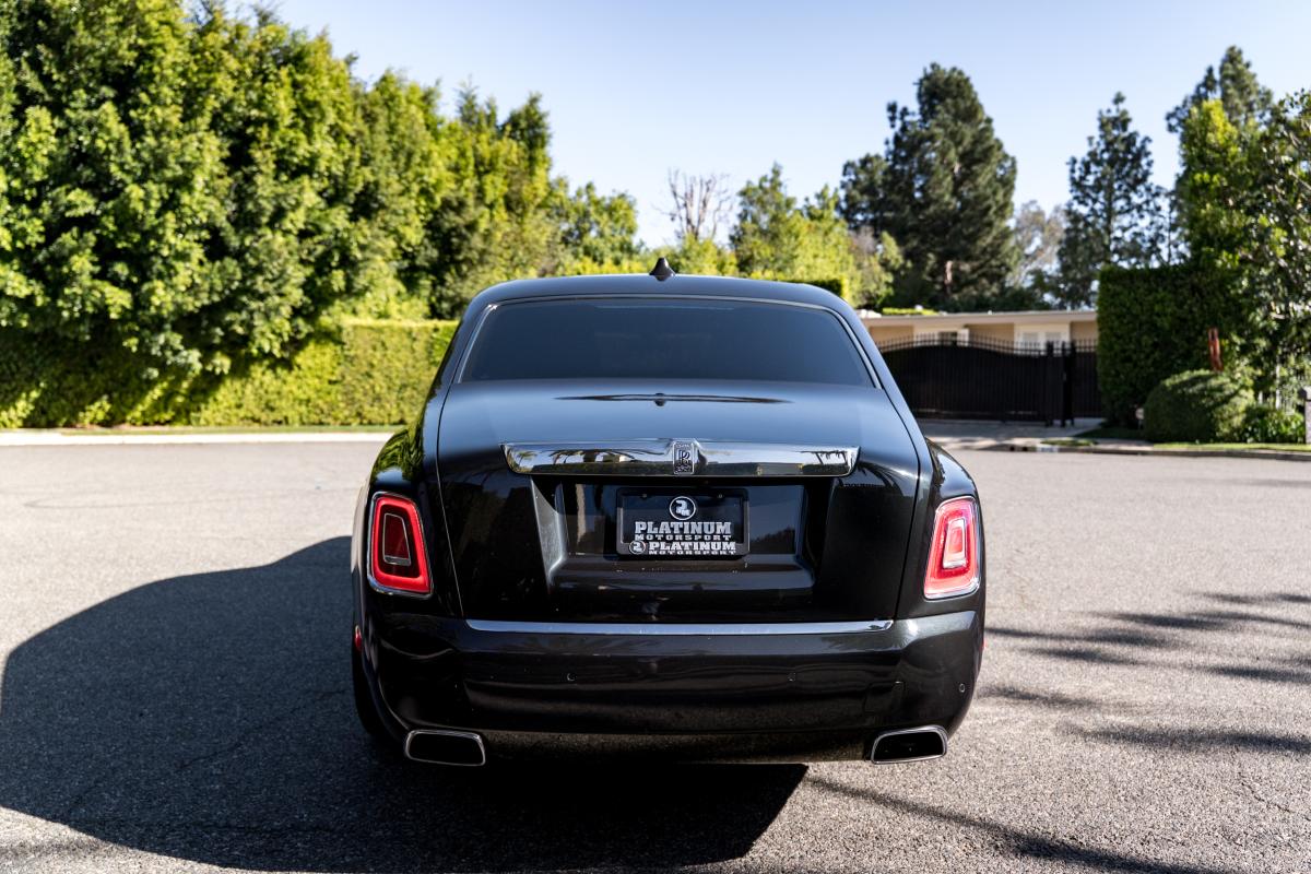Chauffeur-Driven Rolls-Royce Phantom Series I Service in LA Thumbnail 5