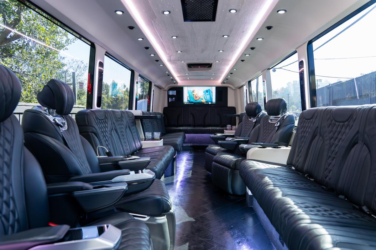 Chauffeur-Driven Entertainment 55 Service in LA Thumbnail 2