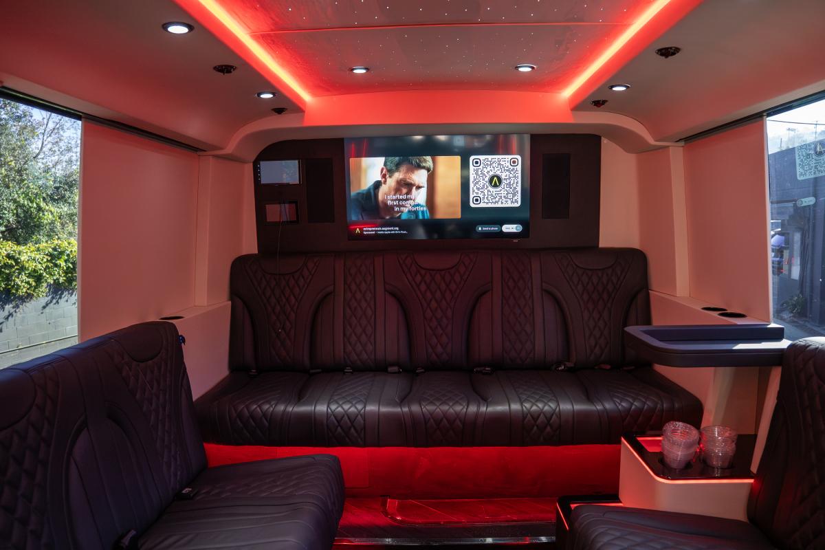 Chauffeur-Driven Entertainment 55 Service in LA Thumbnail 4