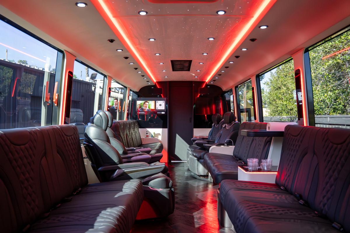 Chauffeur-Driven Entertainment 55 Service in LA Thumbnail 5