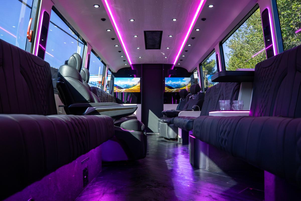 Chauffeur-Driven Entertainment 55 Service in LA Thumbnail 10