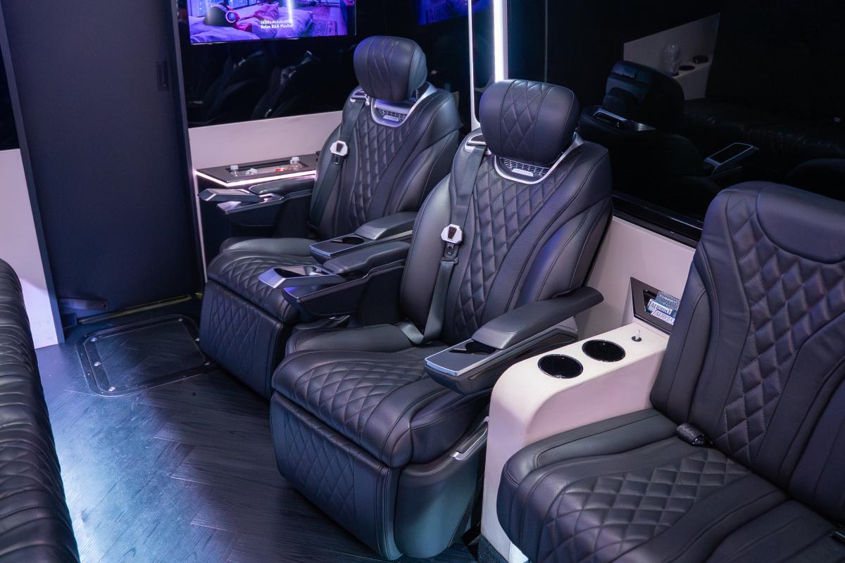 Chauffeur-Driven Entertainment 55 Service in LA Thumbnail 10