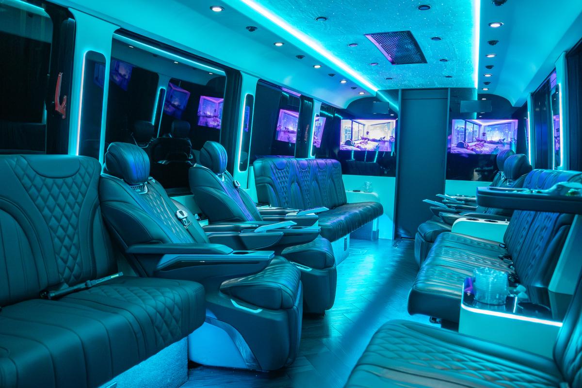 Chauffeur-Driven Entertainment 55 Service in LA Thumbnail 8