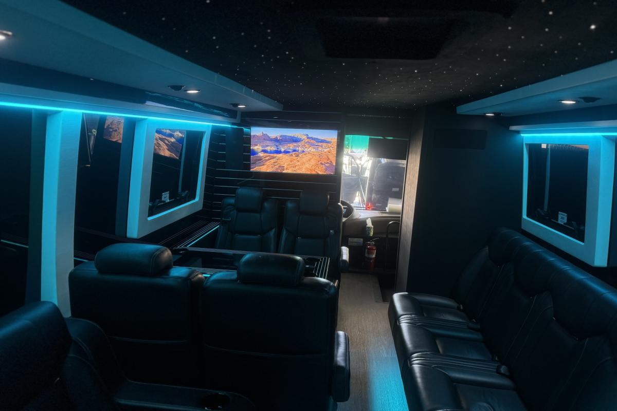 Chauffeur-Driven Entertainment 99 Service in LA Thumbnail 18
