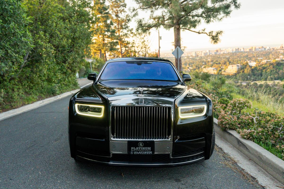 Chauffeur-Driven Rolls-Royce Phantom Series I Service in LA Thumbnail 4