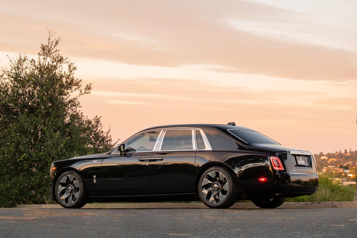 Chauffeur-Driven Rolls-Royce Phantom Series I Service in LA